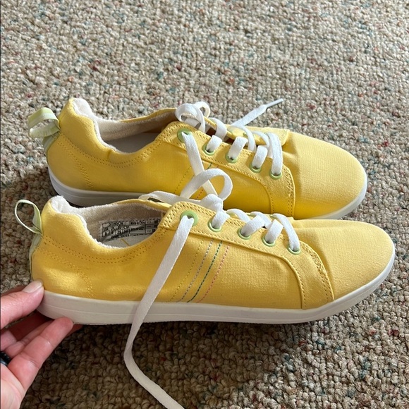 Vionic Yellow and White Sneakers with Classic Low-Top Design - Picture 1 of 7